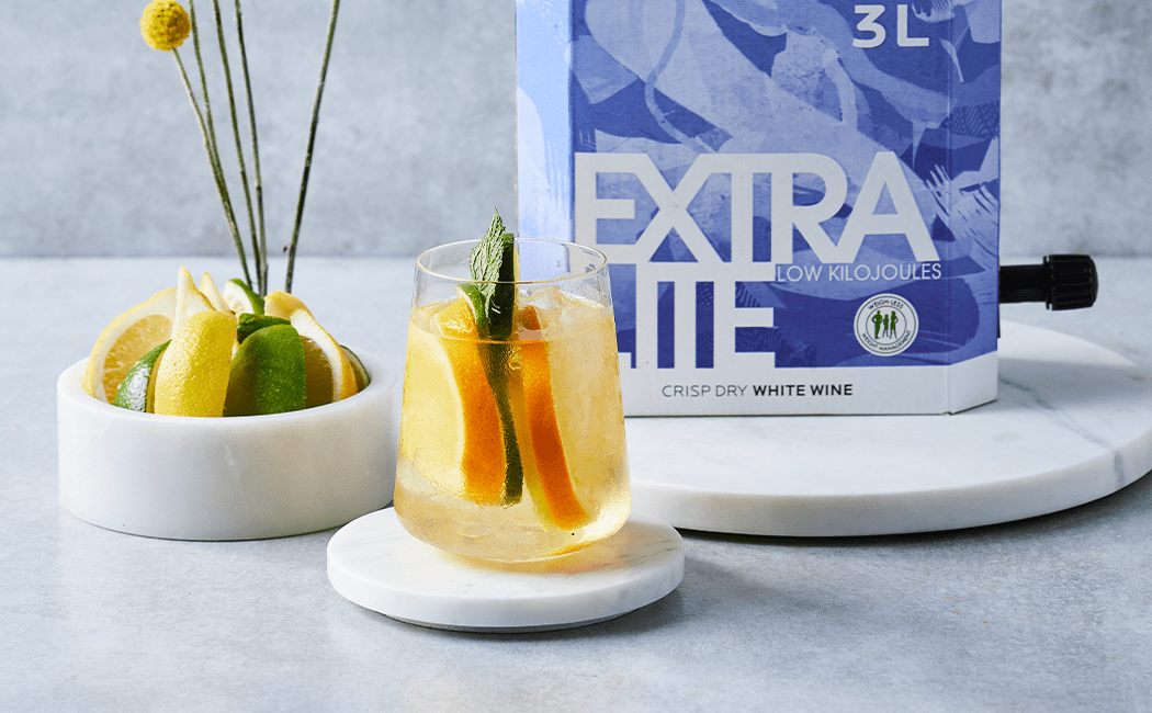 Extra Lite White Wine Spritzer